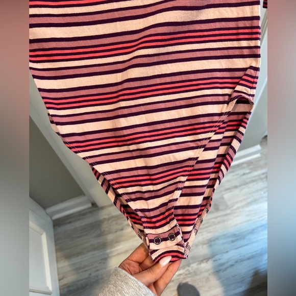 Express off the shoulder striped bodysuit - Picture 5 of 7